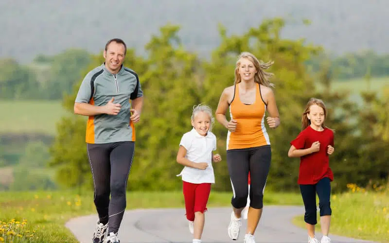 Socialization through physical activity: the role of the family